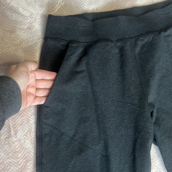 ivivva grey sweatpants sz 14 EUC pockets elastic cuffs - Picture 3 of 8